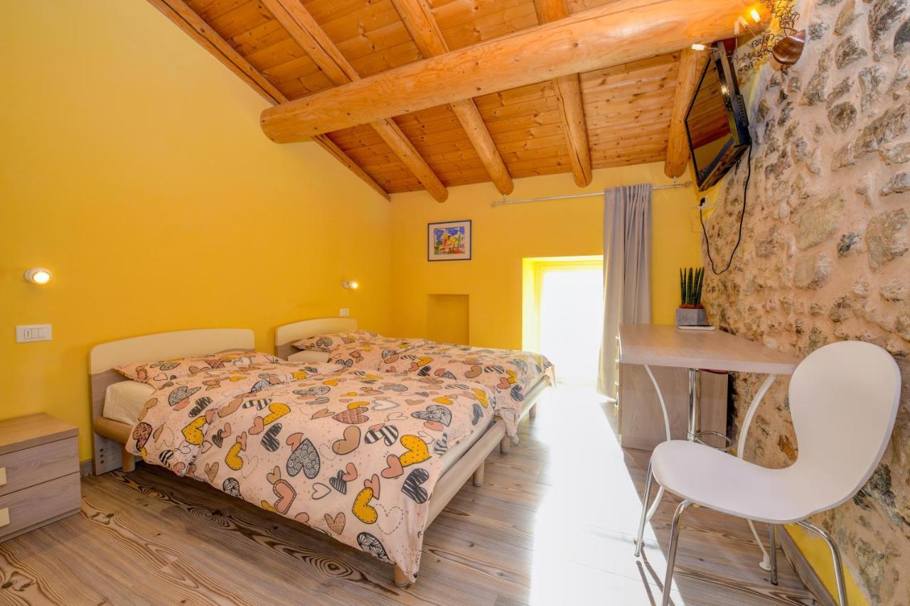 Apartamento Casa Nel Borgo - Il Gufo Tremosine Exterior foto