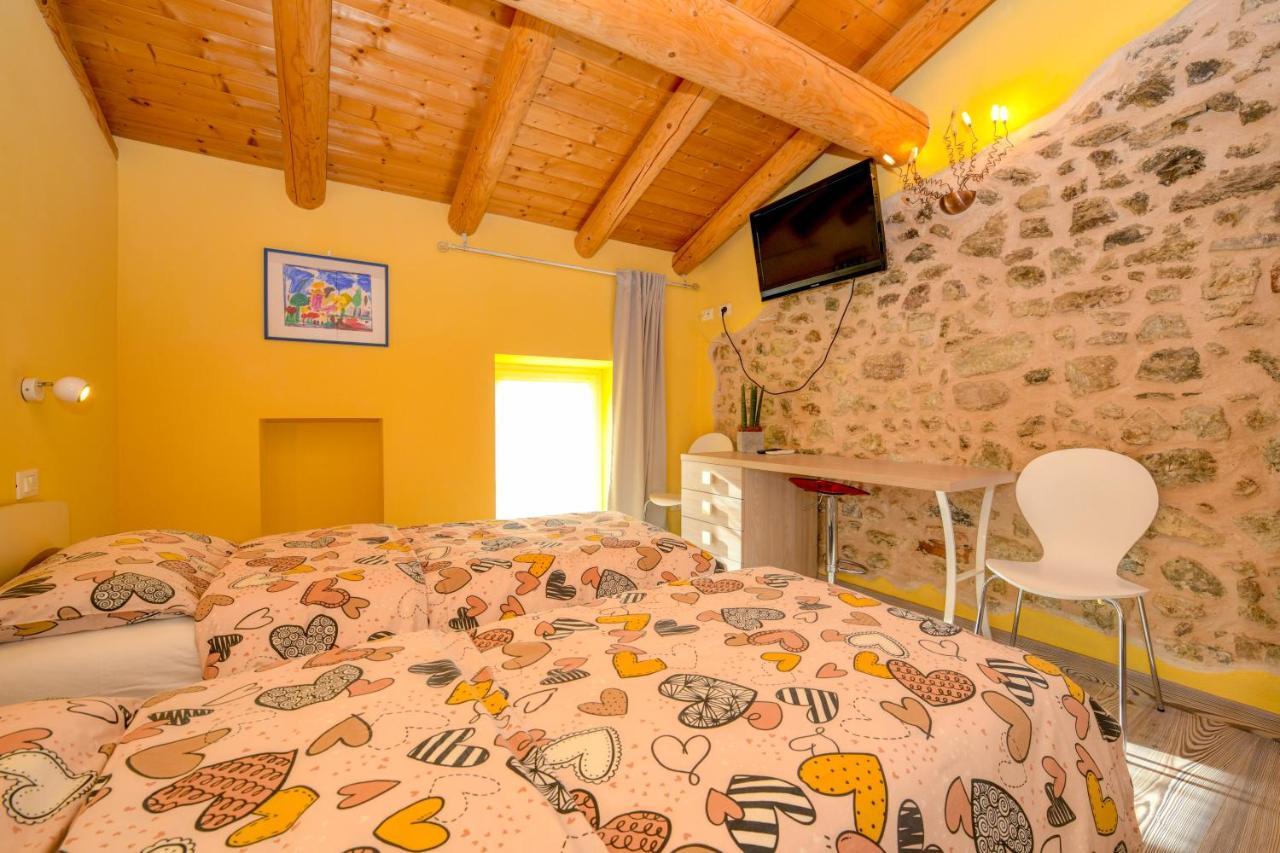 Apartamento Casa Nel Borgo - Il Gufo Tremosine Exterior foto