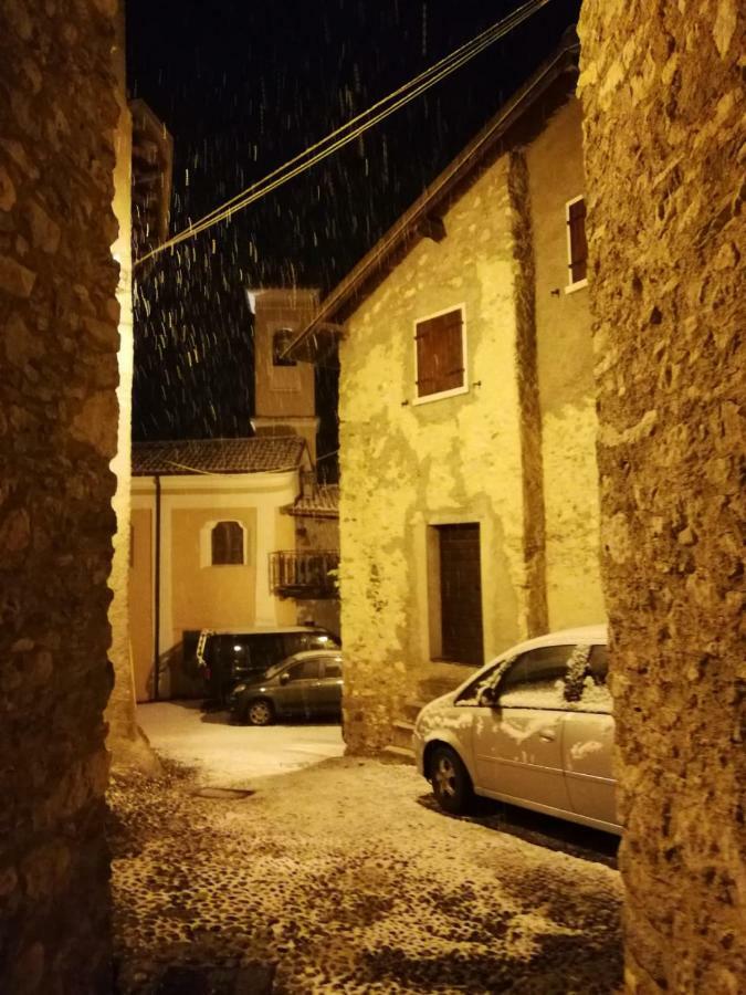 Apartamento Casa Nel Borgo - Il Gufo Tremosine Exterior foto